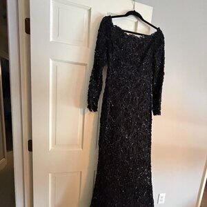 Oscar de la Renta Black Sequins Gown - (Approx Size 4)